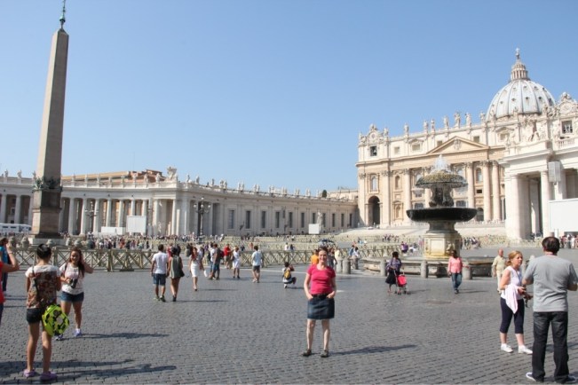 Juanita auf dem Petersplatz