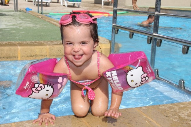 Ein letztes Bad im Pool (2)