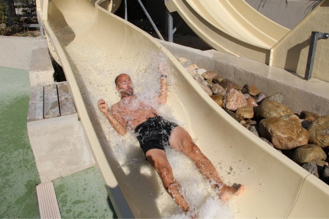 Ein letztes Bad im Pool (3)