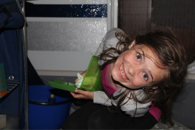 Esmeralda beim Abtrocknen