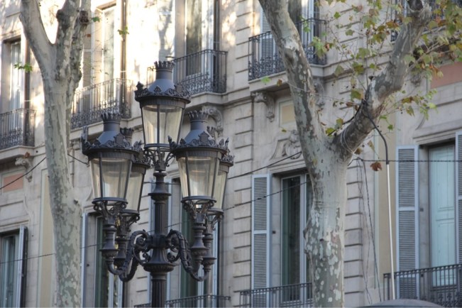 Strassenlaterne (gestaltet von Antoni Gaudi)