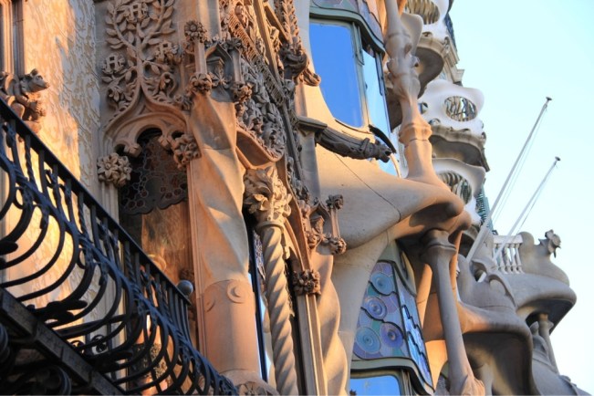 Modernisme-Fassade (Casa Battlo von Antoni Gaudi)