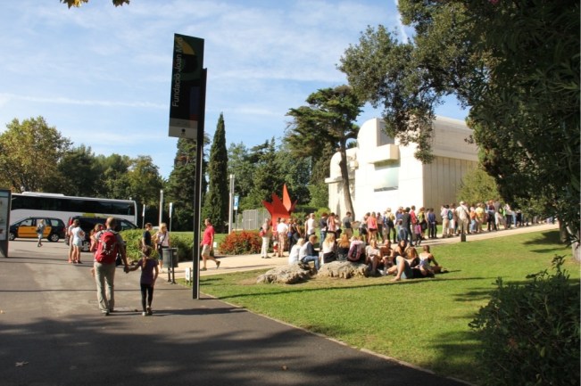 Warteschlange vor dem Eingang