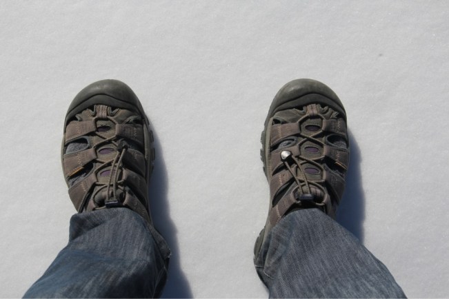 Sandalen im Schnee