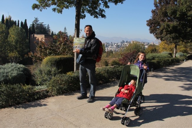 Alle ausser Penelope sind bereit für die Alhambra-Besichtigung 