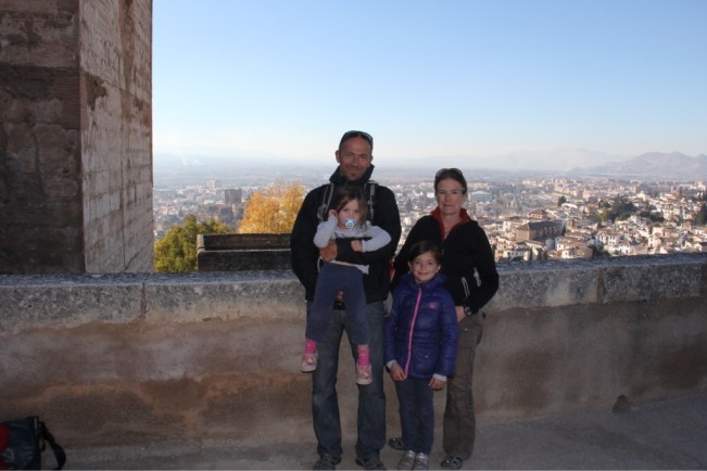 Familie Ausgeflogen "komplett" in der Alhambra
