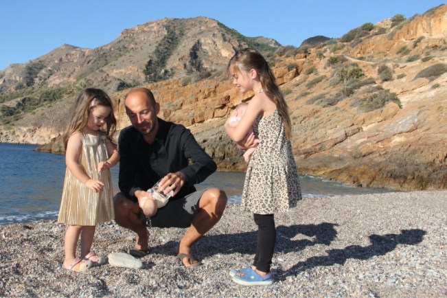 Puppentaufe am Strand von El Portus