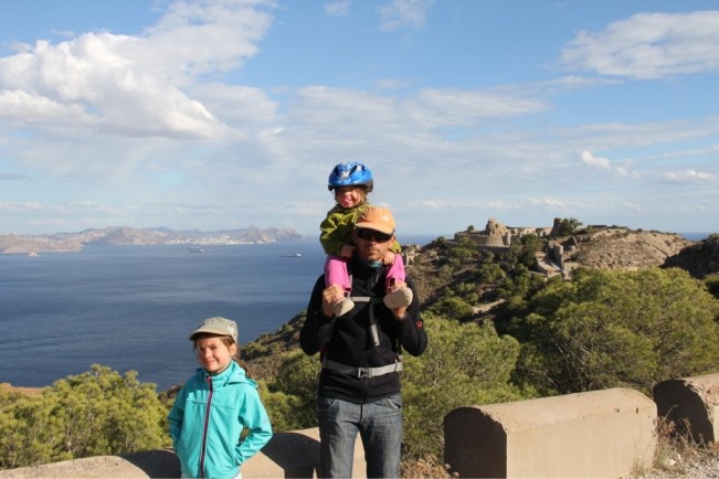 Die "Baterias de Cabo Tinoso" im Hintergrund