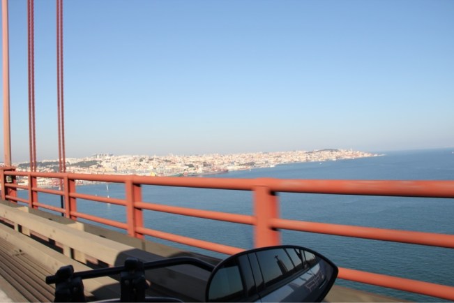 Blick auf Tejo und Lissabon
