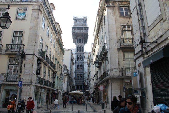 Mit dem Elevador de Santa Justa von der Baixa zum Barrio Alto