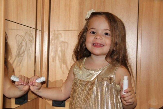 Penelope macht sich schön für das Weihnachtsfest