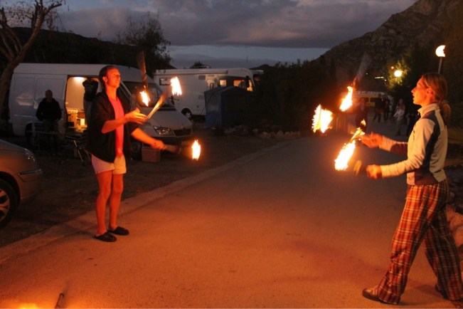 Und als Höhepunkt eine Feuerjonglage von Christine und Cedric