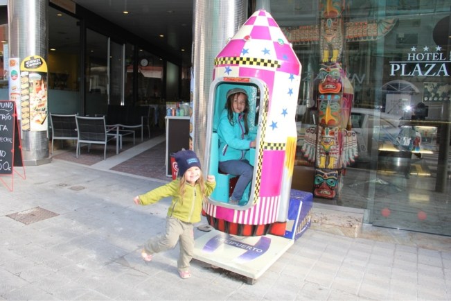 Rakete am Weg zum Museum