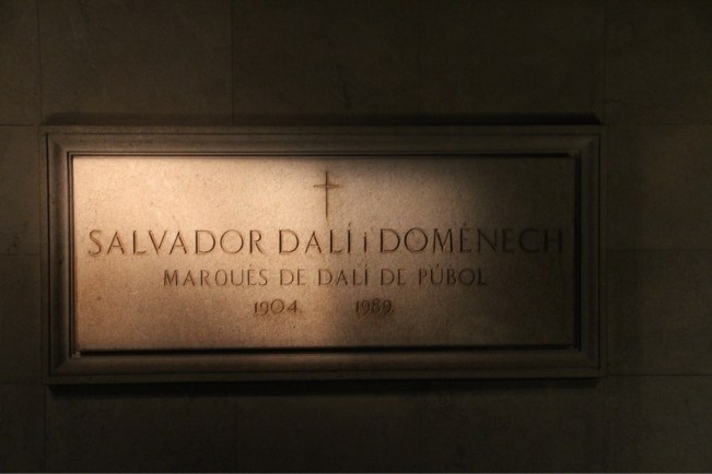 Der unsterbliche Künstler liegt hier auch begraben