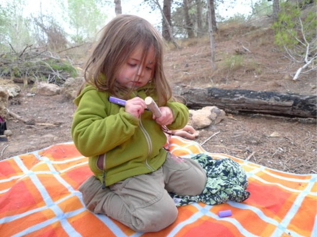 Nun werden noch die Mobiles gebastelt.