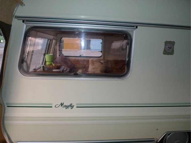 Der Wohnwagen ist in einem top Zustand