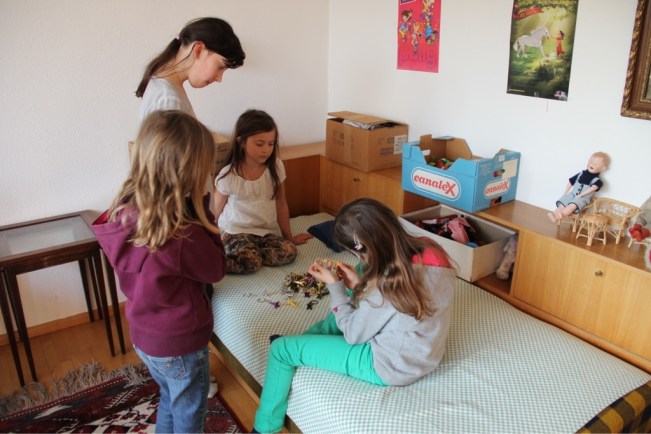 Welche Farbe sollen wir nehmen? Alle entscheiden sich für Gold.