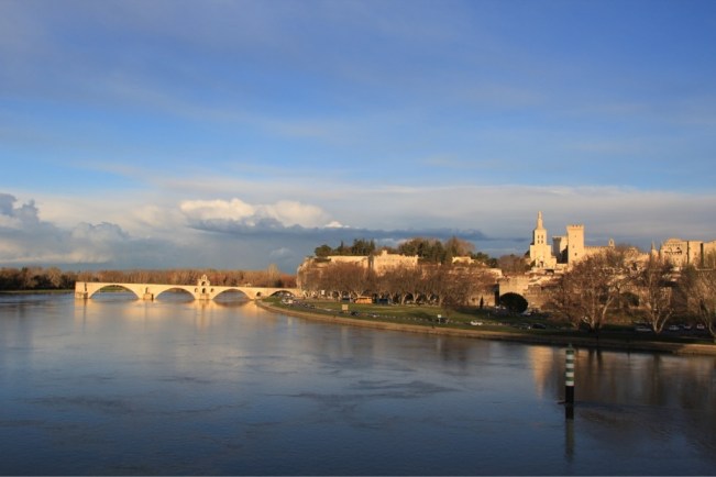 Toller Blick auf Rhône, Brücke und Papstpalast