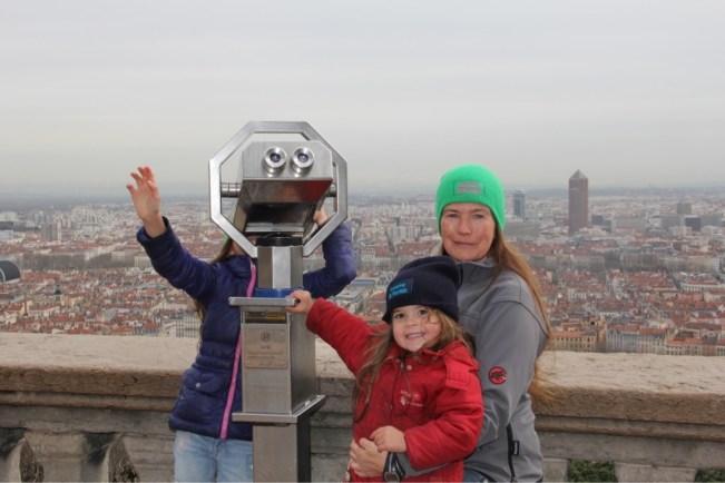 Mit Fernglas sieht man noch besser